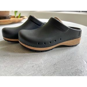 Dansko size 37 Kane Molded Mule Clog